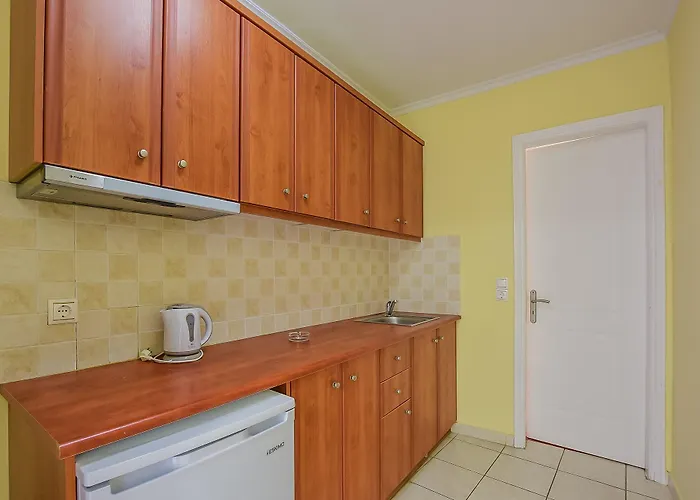 Timos Hotel 2*