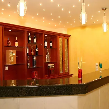 Timos Hotel 2*